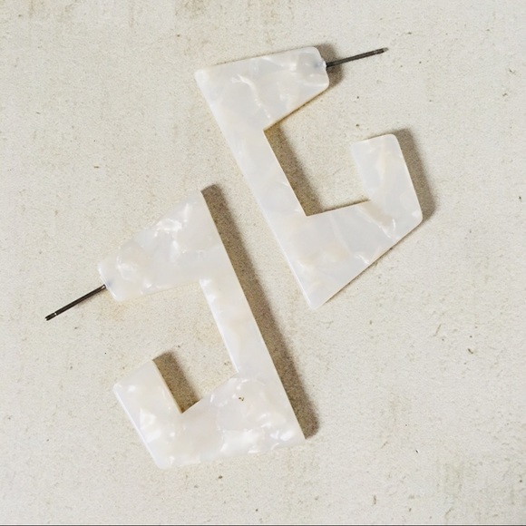 Tortoise C-Hoops Acrylic Hoops - Picture 2 of 3